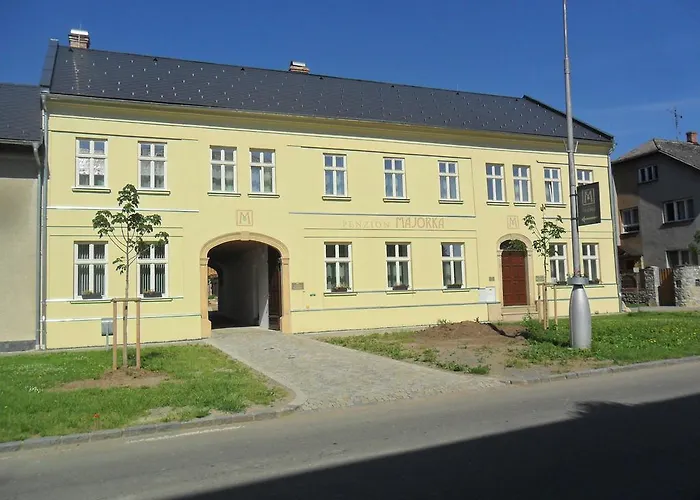 Majorka Konukevi Slatinice